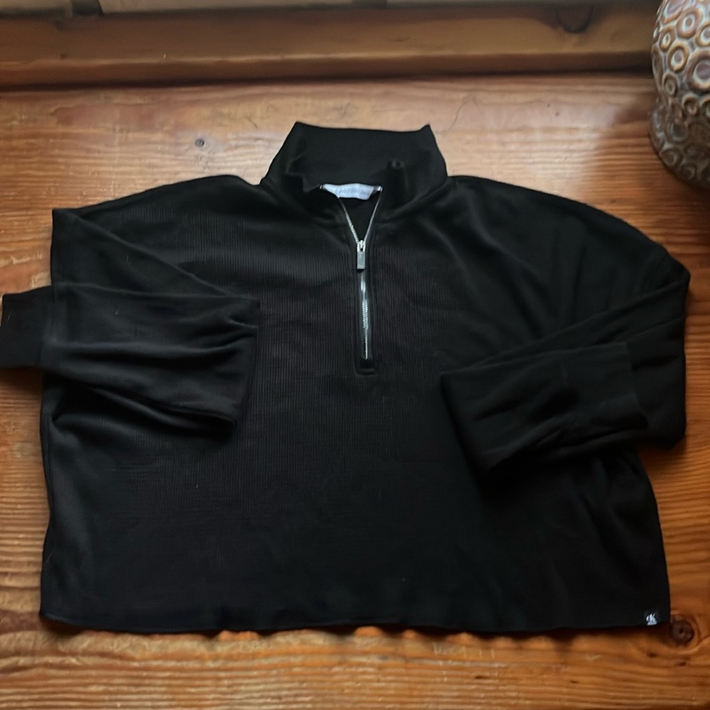 S CK long sleeved crop top